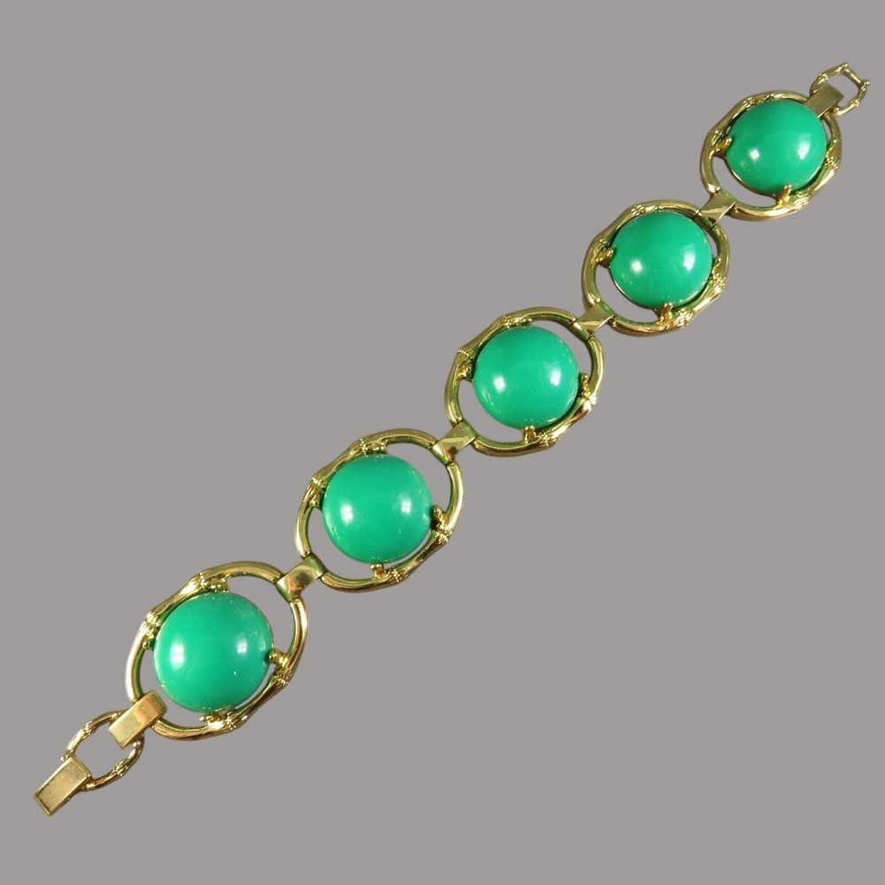 STELLA & DOT Zinnea Bracelet GOLD TONE BAMBOO LINKS Kelly Green DOMED BALL CABS